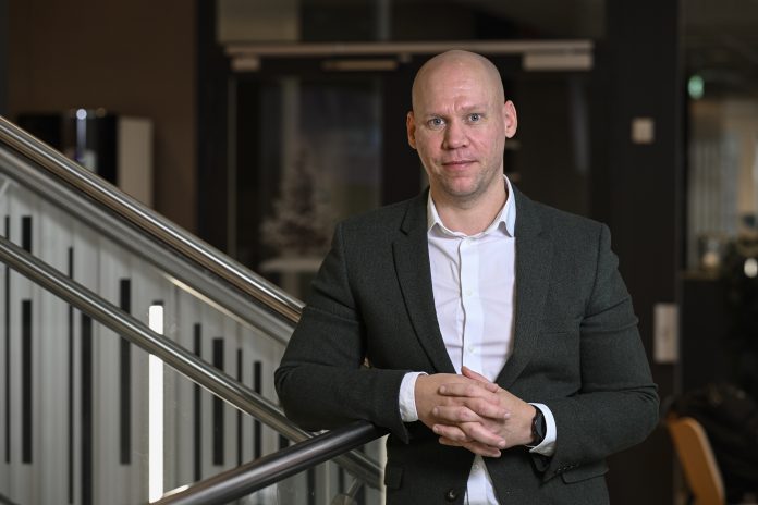 Magnus Stääv, Telenor