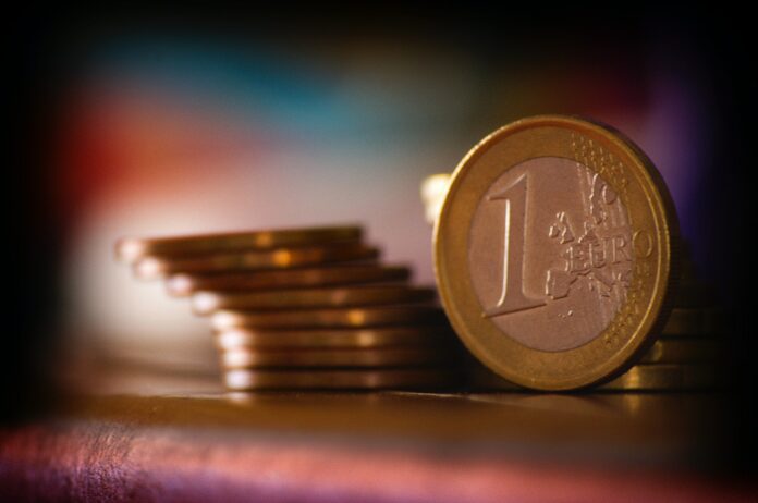 ECB höjer räntan med 25 punkter