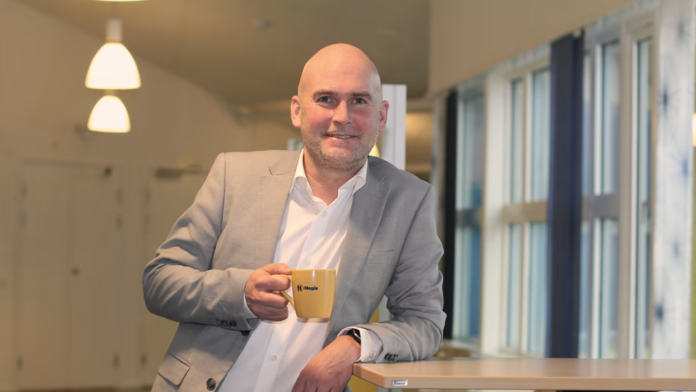 2023 ska vi fördubbla försäljningen av våra molntjänster, säger Niklas Rönn VD på Hogia. Foto: Hogia