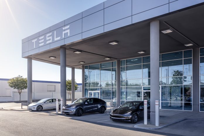 Tesla och Trumps elbilsfientliga politik